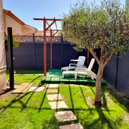 Maison 4 A 6 Pers Quartier Calme Confort Holiday home Aigues-Mortes